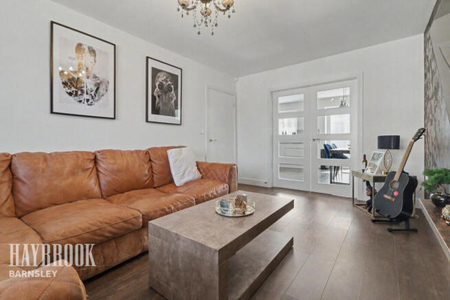 4 bed Detached for sale Image 7