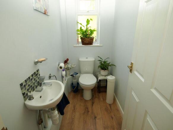 Annexe Cloakroom