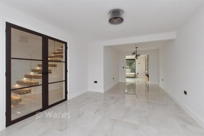 Lounge/Dining Area