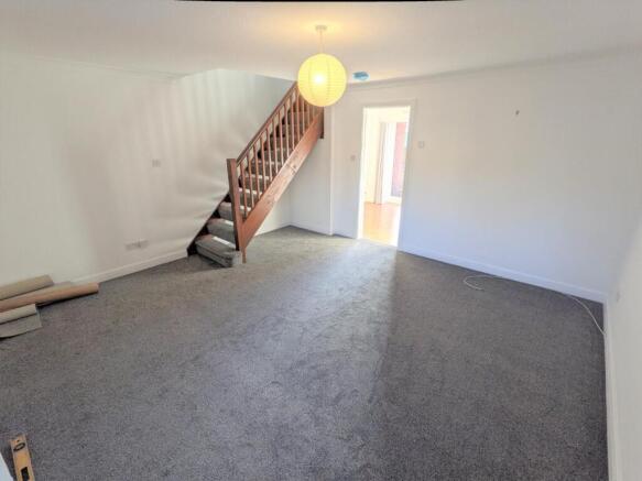 Living Room (2).jpg