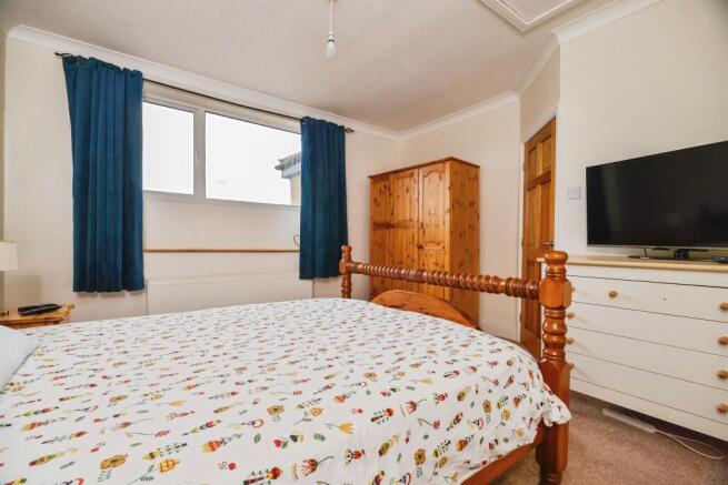 3 bed Semi-Detached for sale Image 12