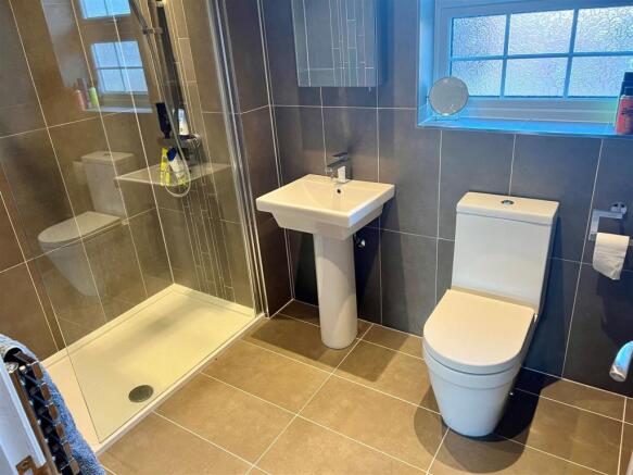 Bedroom 2 Ensuite