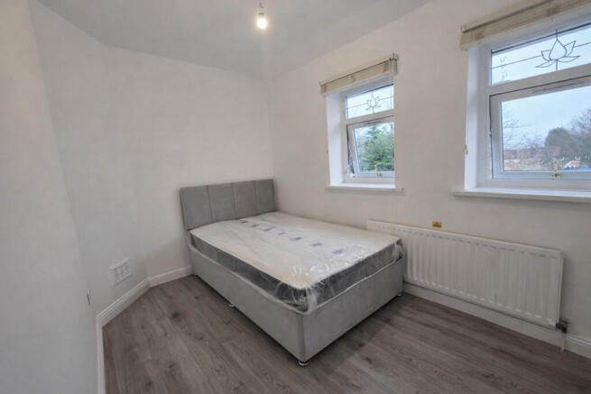St. Anthonys Road, Newcastle Upon Tyne, NE6 – další