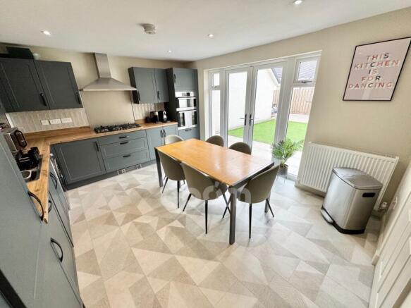 Fairlie Road, Brookfield kitchen