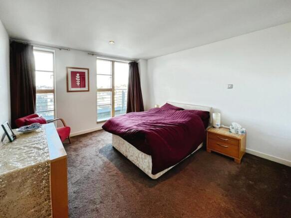 2 bed Flat to rent Image 9