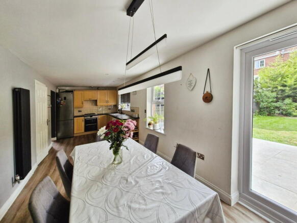 4 bed Detached for sale Image 12