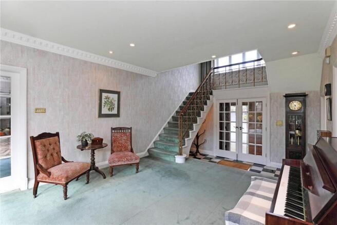 5 bed Detached for sale Image 11