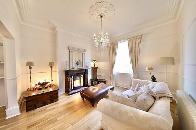 4 bed Terraced for sale Image 4