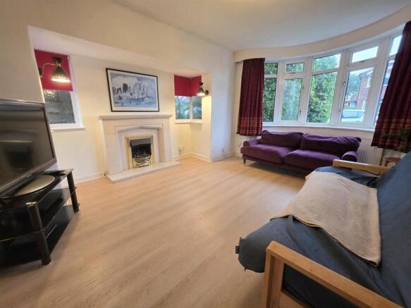 New Hall Avenue, Heald Green photo 4