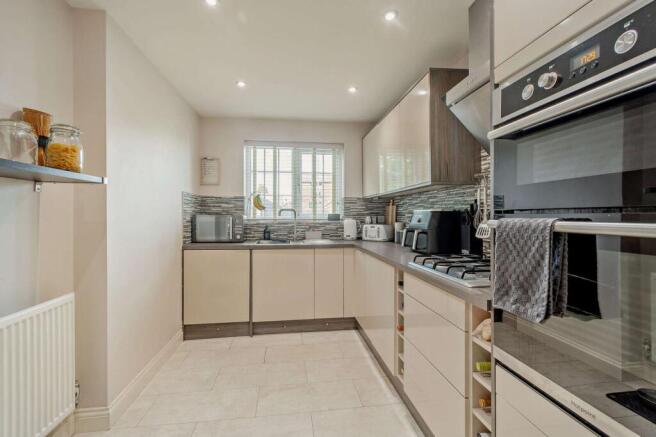 4 bed Detached for sale Image 4