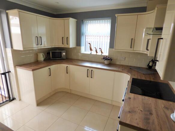 Kitchen (2)