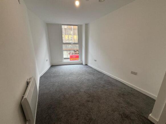 1 bed Apartment to rent Image 4