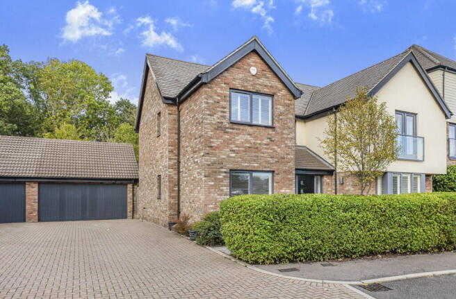 Park View, Chigwell IG7 photo 4
