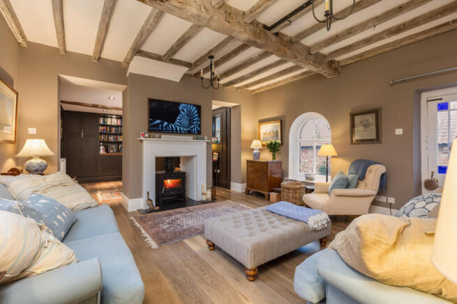 7 bed Detached for sale Image 8