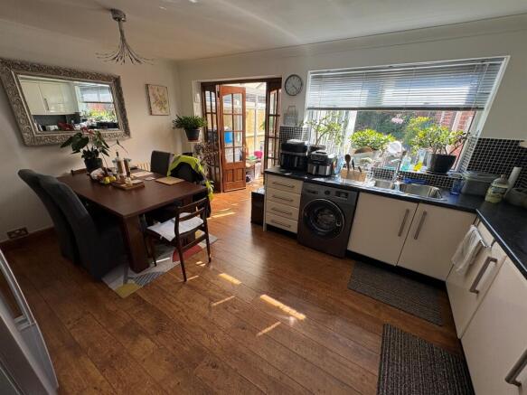 3 bed Semi-Detached for sale Image 4