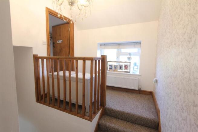 FIRST FLOOR LANDING