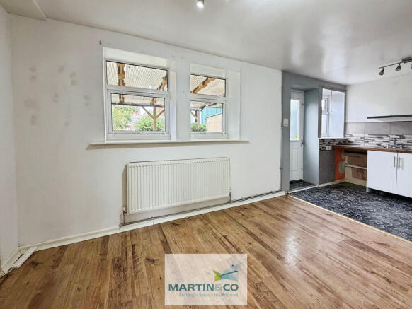 3 bed Town House for sale Image 5
