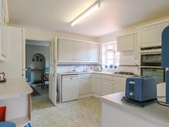 Kitchen .JPG