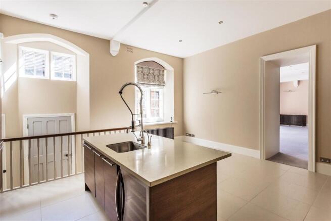 house. estate agency Albury Mansion Apartment 6