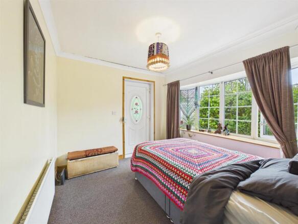 2 bed Semi-Detached Bungalow for sale Image 5