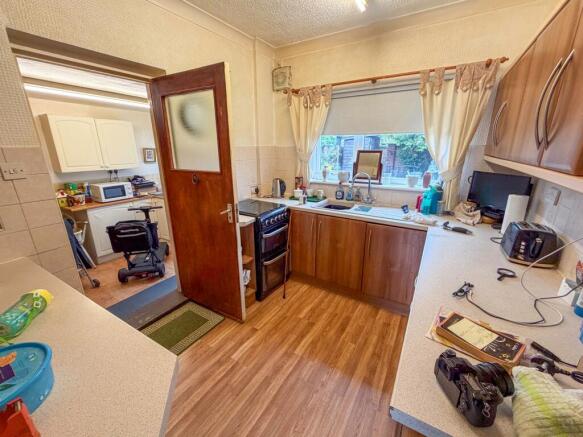 3 bed Semi-Detached for sale Image 3
