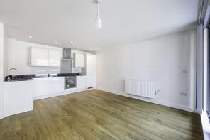 Flat 7, Queensgate, High Street, Redhill RH1 1TZ