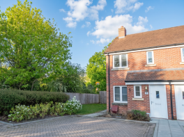 30, Farm Close, Southampton SO40 2AX
