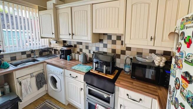 2 bed Semi-Detached for sale Image 4