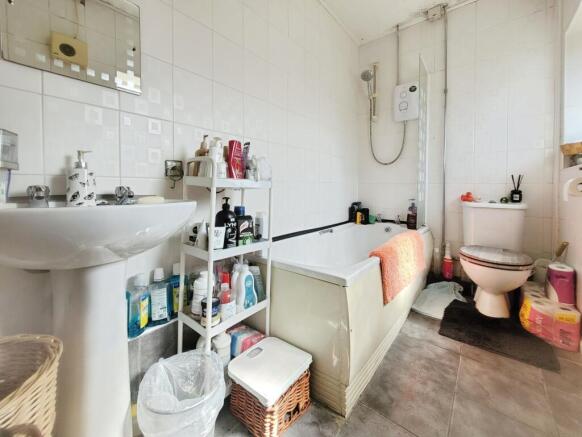 2 bed Terraced for sale Image 8