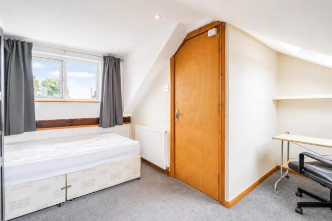 4 bed Terraced for sale Image 8