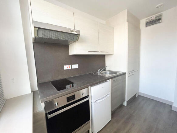 7Lunarhouse88a4415ce9534d9a36bc6d69675133dd (1)...