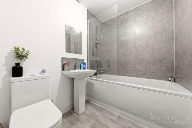 5 bed Town House for sale Image 12