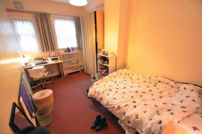 8 bed Terraced to rent Image 6