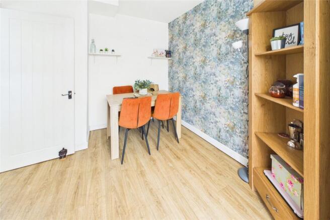 3 bed Semi-Detached for sale Image 8