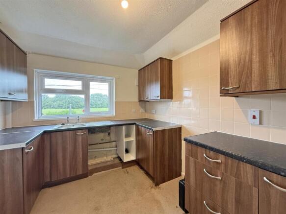 Aylesbury Crescent 97 - Kitchen.jpg