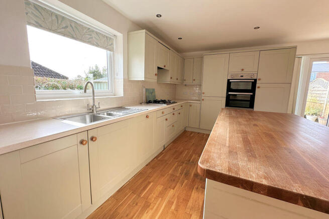 Kitchen/Dining Area