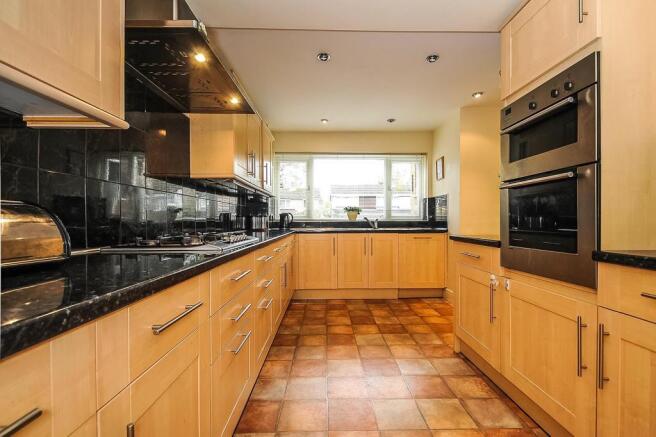 Modern Kitchen/Breakfast Room
