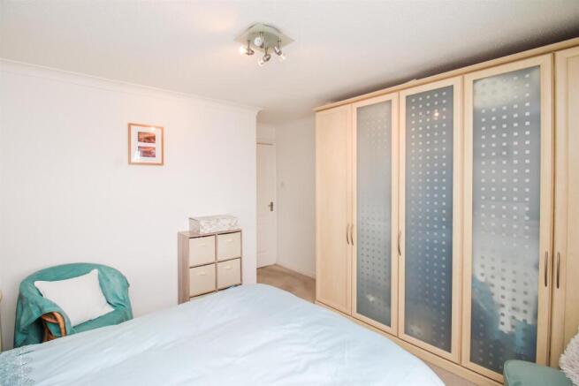 2 bed Apartment for sale Image 7
