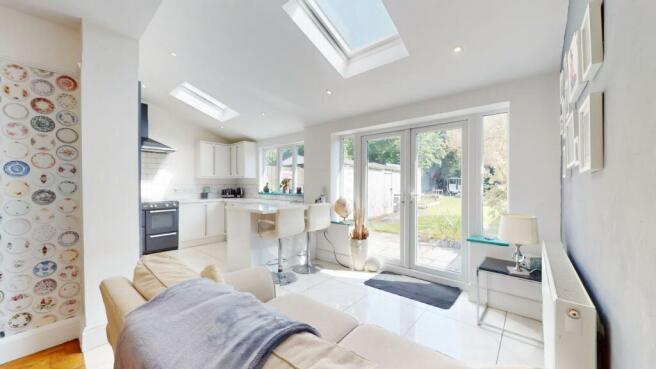 BREAKFAST KITCHEN/FAMILY AREA