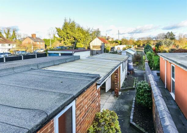 2 Shaw Lane-gdn1.jpg