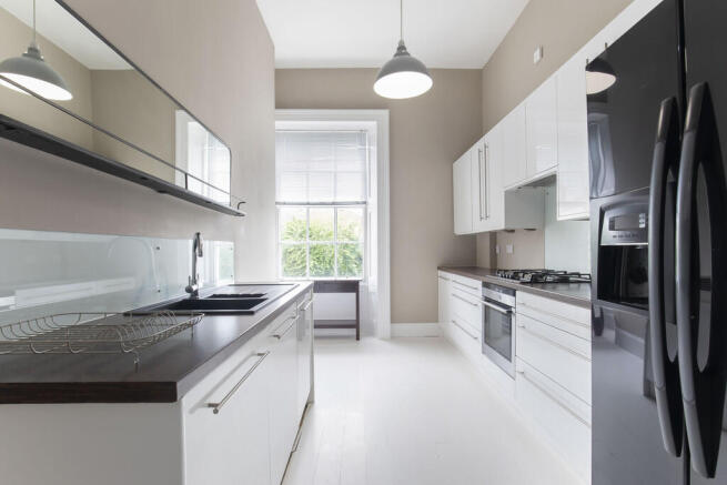 18 Evelyn Court-0...