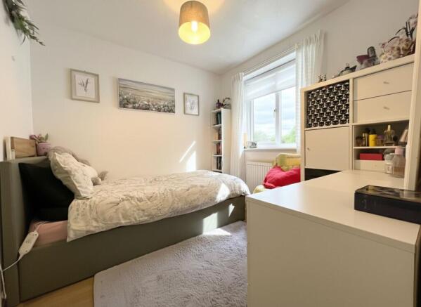 3 bed Terraced for sale Image 11