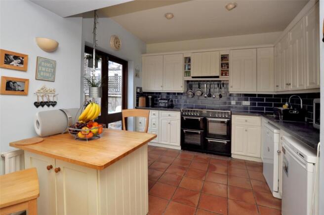 KITCHEN/BREAKFAST ROOM