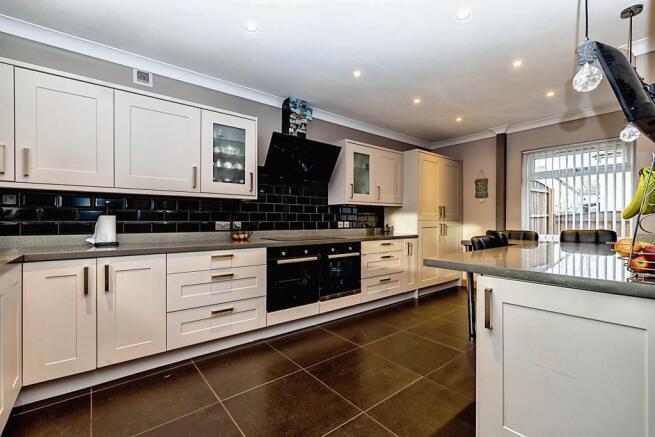 Kitchen/Breakfast