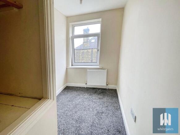 2 bed Terraced to rent Image 5