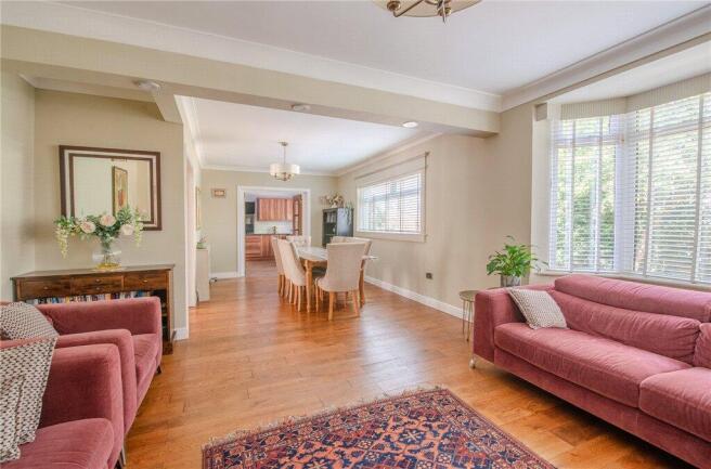 6 bed Detached for sale Image 8