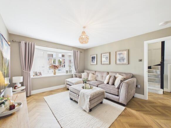 CAM04018G0-PR0484-STILL019