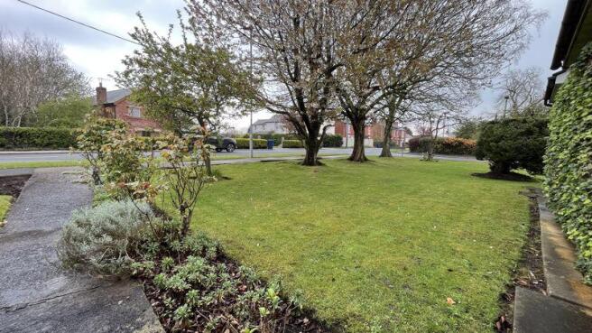 Lawned Gardens