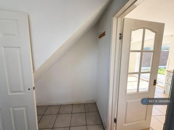 3 bed Semi-Detached to rent Image 12