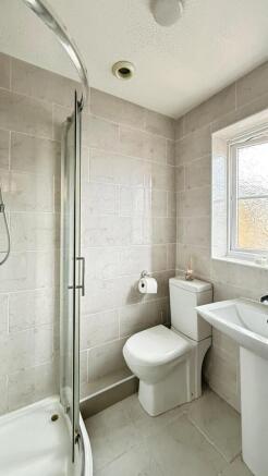 4 bed Detached for sale Image 11